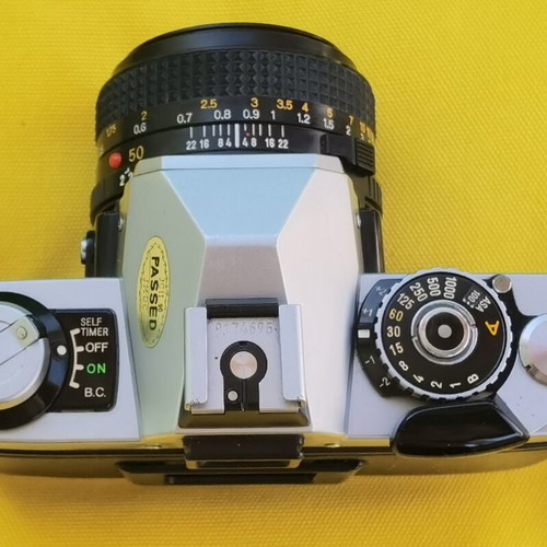 Minolta XG9 camera with Minolta MD 50mm 1:2 lens like new