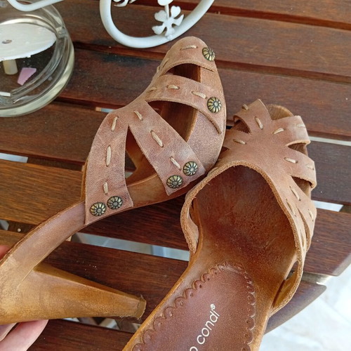 Leather Tampa sandals with wooden platform, like new, size 37