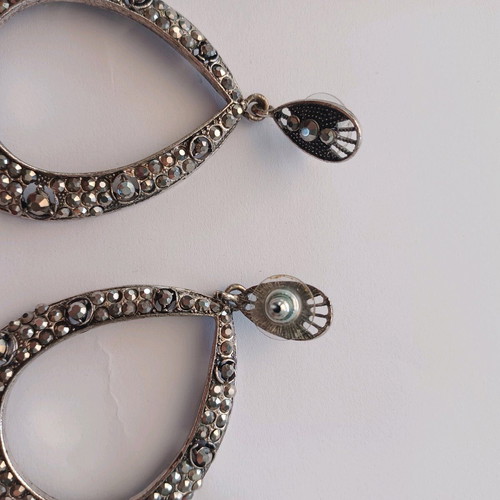 Formal earrings like new with stones, teardrop design 8.5 cm