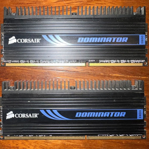 Corsair Dominator DDR3 4GB (2x2GB) PC3-12800 used with airflow TR3X6G1600C8D