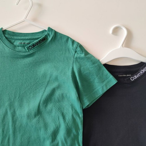 Calvin Klein T-shirt set size 128, like new, black and turquoise