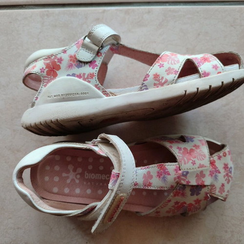 Biomecanics children's sandals used, size 29, multicolor
