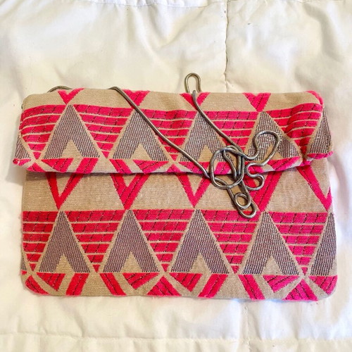 Woven clutch bag with chain handle, summer style handheld