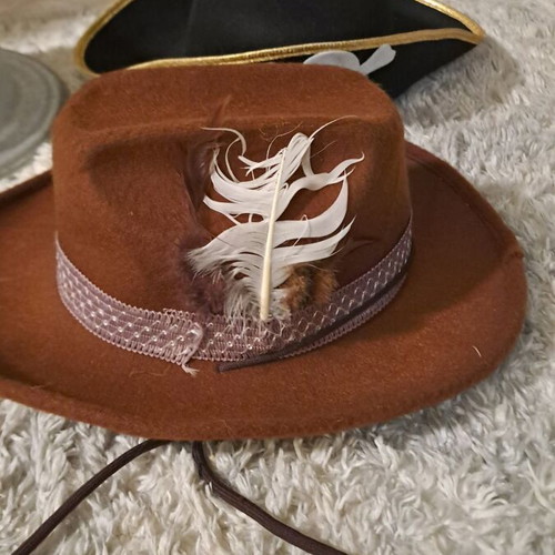 Carnival hats used, set of 3 pieces