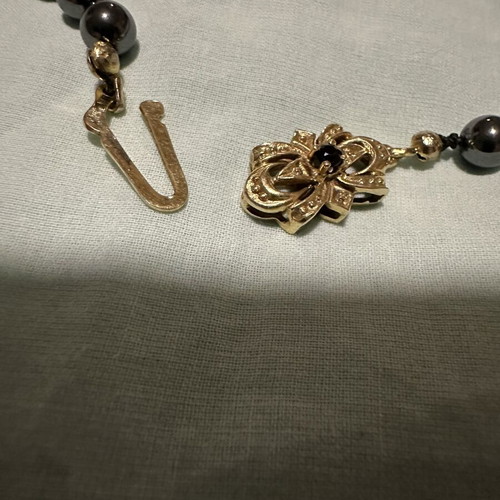 Hematite necklace like new, 46 cm, 14k gold clasp