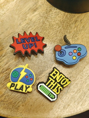 Σετ 4 pins για Crocs gaming νέα