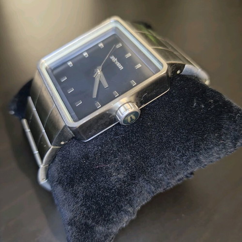 Nixon Full Throttle The Quatro watch silver like new, fully functional