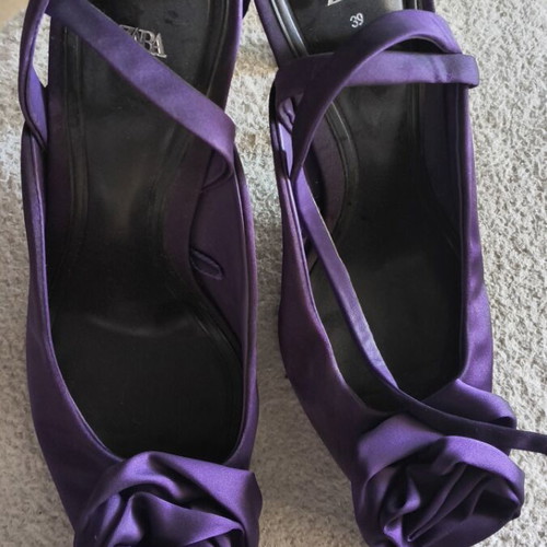Zara purple pumps like new