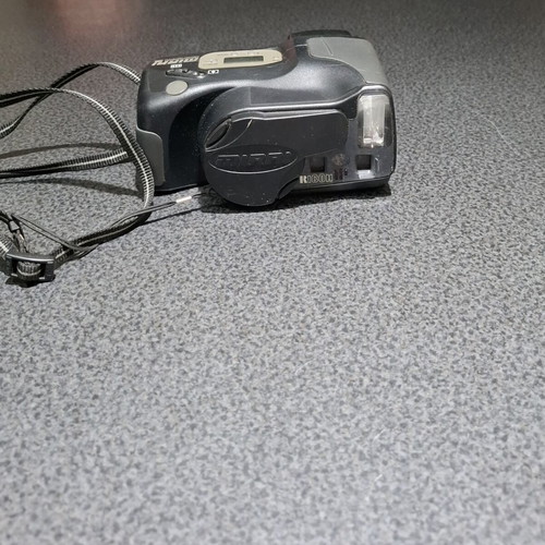 Ricoh Mirai Zoom 3 Analog Camera like new, 35mm, with battery and strap