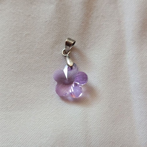 Swarovski purple flower crystal pendant like new