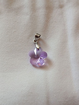 Swarovski purple flower crystal pendant like new