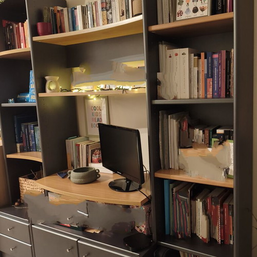 Bookcase like new, broken into 3 pieces for easy transport