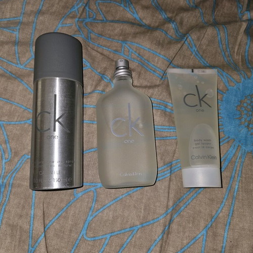 CK One set with cologne, deodorant and body wash like new
