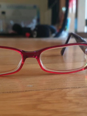 Children's eyeglasses like new, red with purple arms