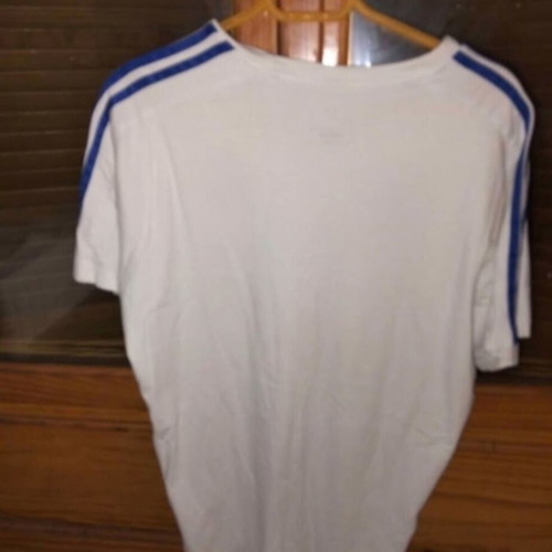 Real Madrid shirt like new, size large