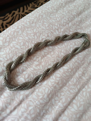 Necklace silver color like new