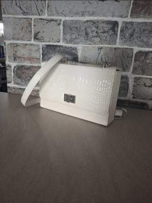 Crossbody bag with chain strap, new, white