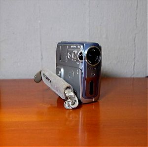 SONY Handycam DCR-PC107E Digital Video Camera Mini DV (PARTS REPAIR)