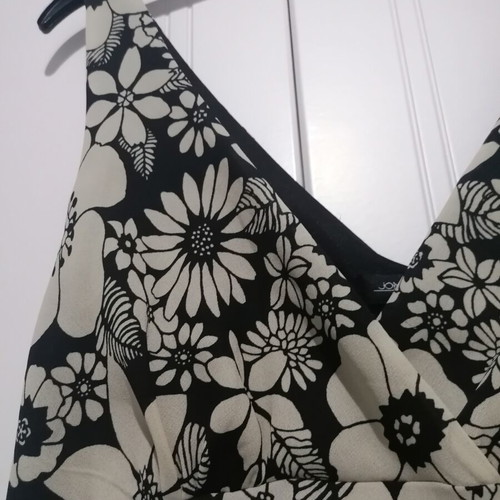 Jonathan Martin midi dress black and white size L like new