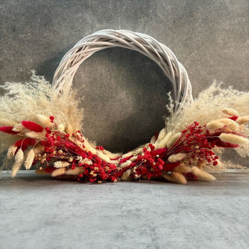 Decorative flower wreath like new with dried flowers