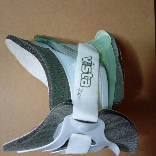 Aspen Vista Adjustable Cervical Collar like new