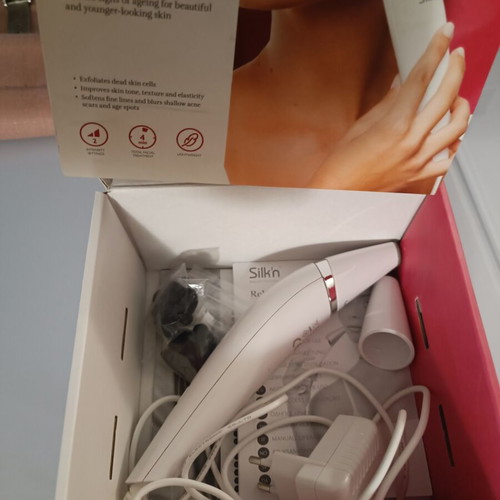 Diamond peeling microdermabrasion device like new with replacement pads