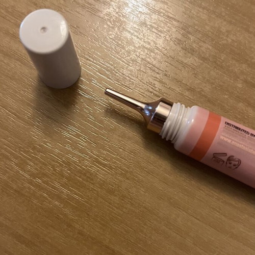 Anastasia Beverly Hills Blurring Serum Blush peach color