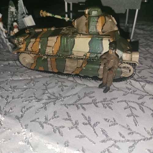 WW2 tank with soldier plastic like new