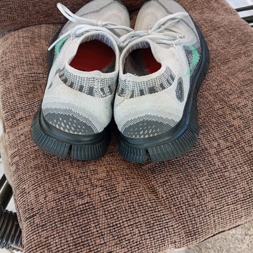 Nike athletic shoes size 37 like new, black and gray
