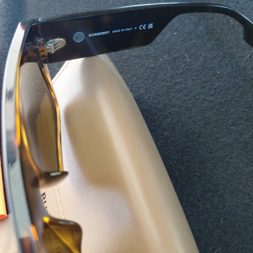 Burberry sunglasses like new, brown and orange