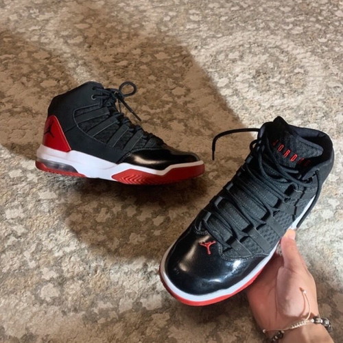 Jordan athletic shoes like new, size 38.5, Nike black and red