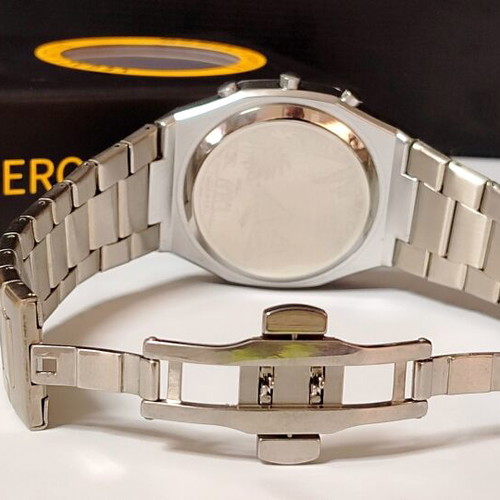 Heroforce Timeless Edge Digital Watch new with Mineral Glass and Steel Bracelet