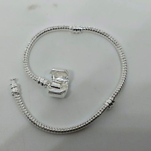 Silver bracelet snake chain with heart clasp S925 like new