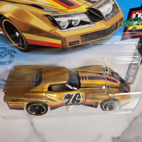 Hot Wheels 76 Greenwood Corvette like new, gold and blue - 2020