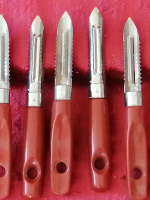 Hand Peeler inox with plastic handle new from England 1990