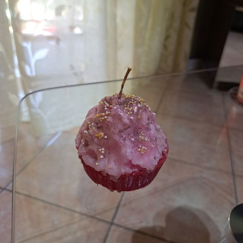 Cupcake candle handmade, like new