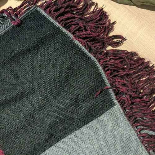 Scarf used, black and red