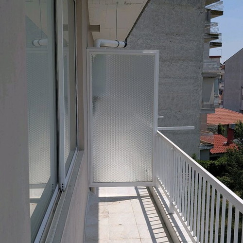 Γκαρσονιέρα 60 τ.μ. με δύο βεράντες στο κέντρο της Καρδίτσας