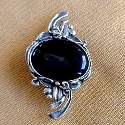 Silver brooch 925 with black onyx, vintage style, like new