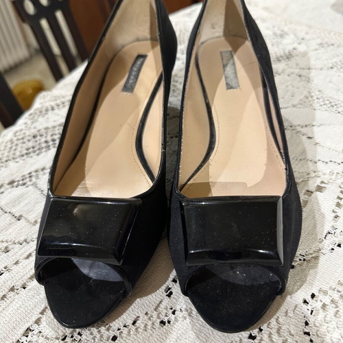 Zara women's black pumps like new