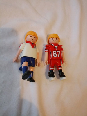 Playmobil athletes used, footballer and player with uniform 67