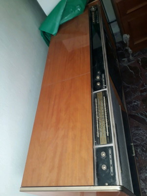 Pick Up Television like new from Australia