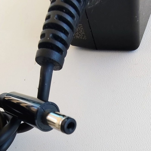 Belkin power adapter 15V 1.5A with 3.5mm x 0.5mm plug