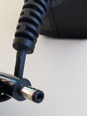 Belkin power adapter 15V 1.5A with 3.5mm x 0.5mm plug