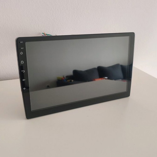 Sinosmart Multimedia 10.1" used with screen protection