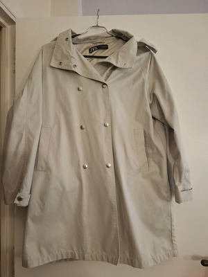 Zara beige waterproof trench coat like new with hood size L