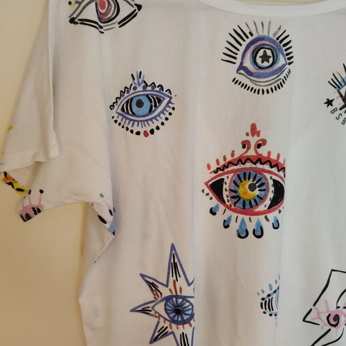 Bsb white t-shirt with eyes and low back small oversized like new