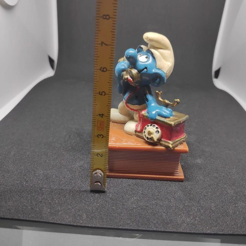 Smurf Peyo Figure with Phone and Box like new
