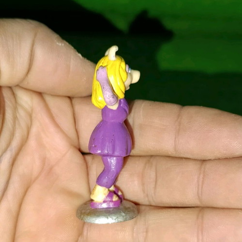 Miss Piggy PVC figure used 1999 The Muppet Show Jim Henson
