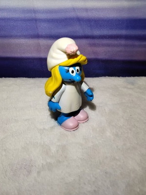 Smurfette figure Jakks Pacific 2009 used with movable joints